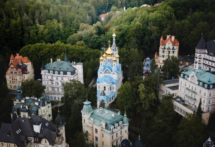 Imperial Apartment In Bohemia Residence By Rentez การ์โลวีวารี ภายนอก รูปภาพ