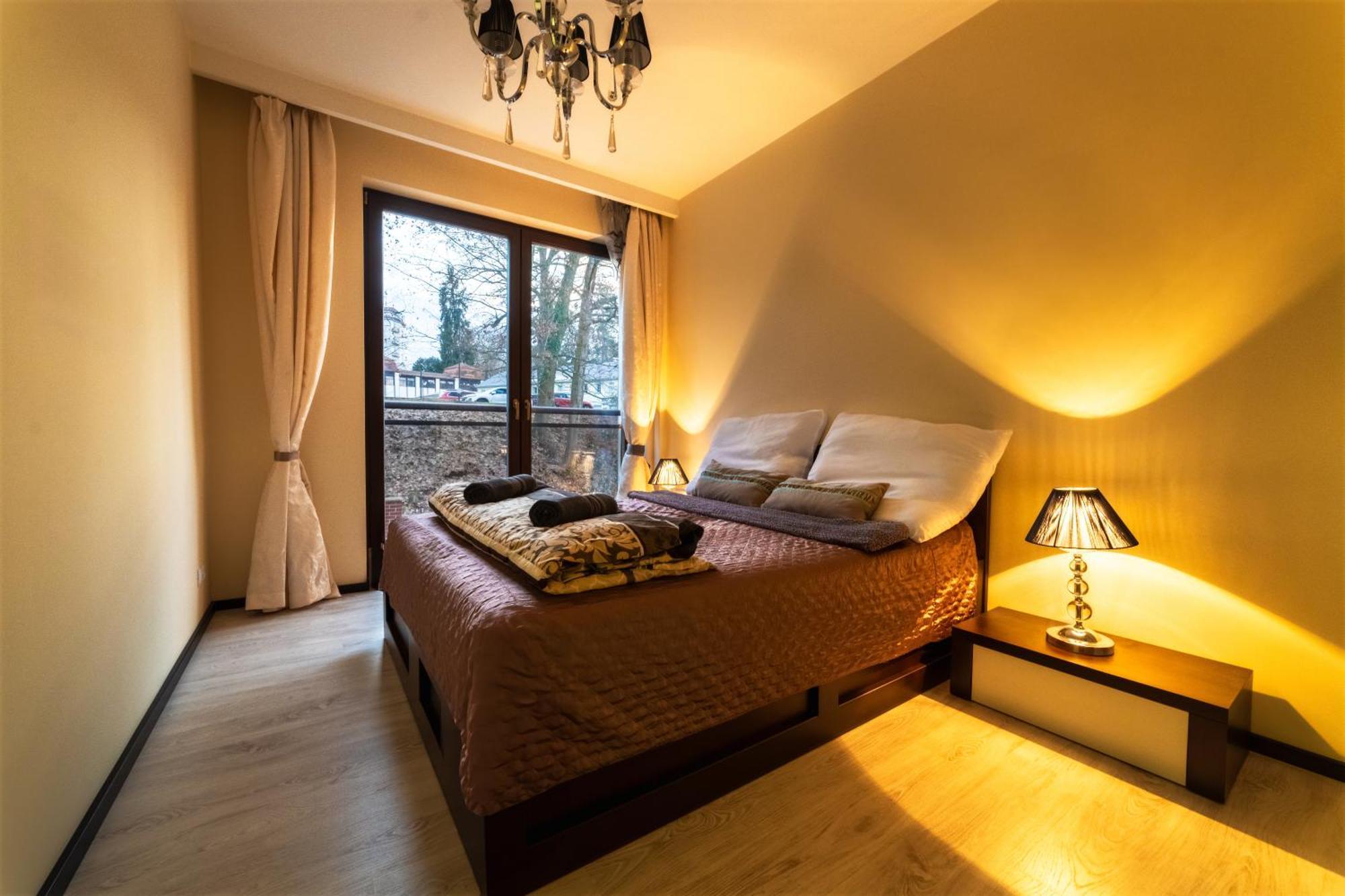 Imperial Apartment In Bohemia Residence By Rentez การ์โลวีวารี ภายนอก รูปภาพ