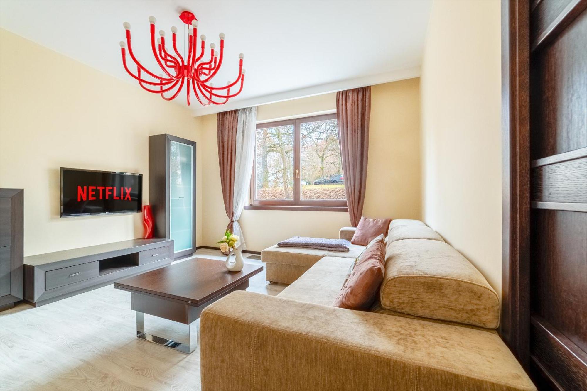 Imperial Apartment In Bohemia Residence By Rentez การ์โลวีวารี ภายนอก รูปภาพ