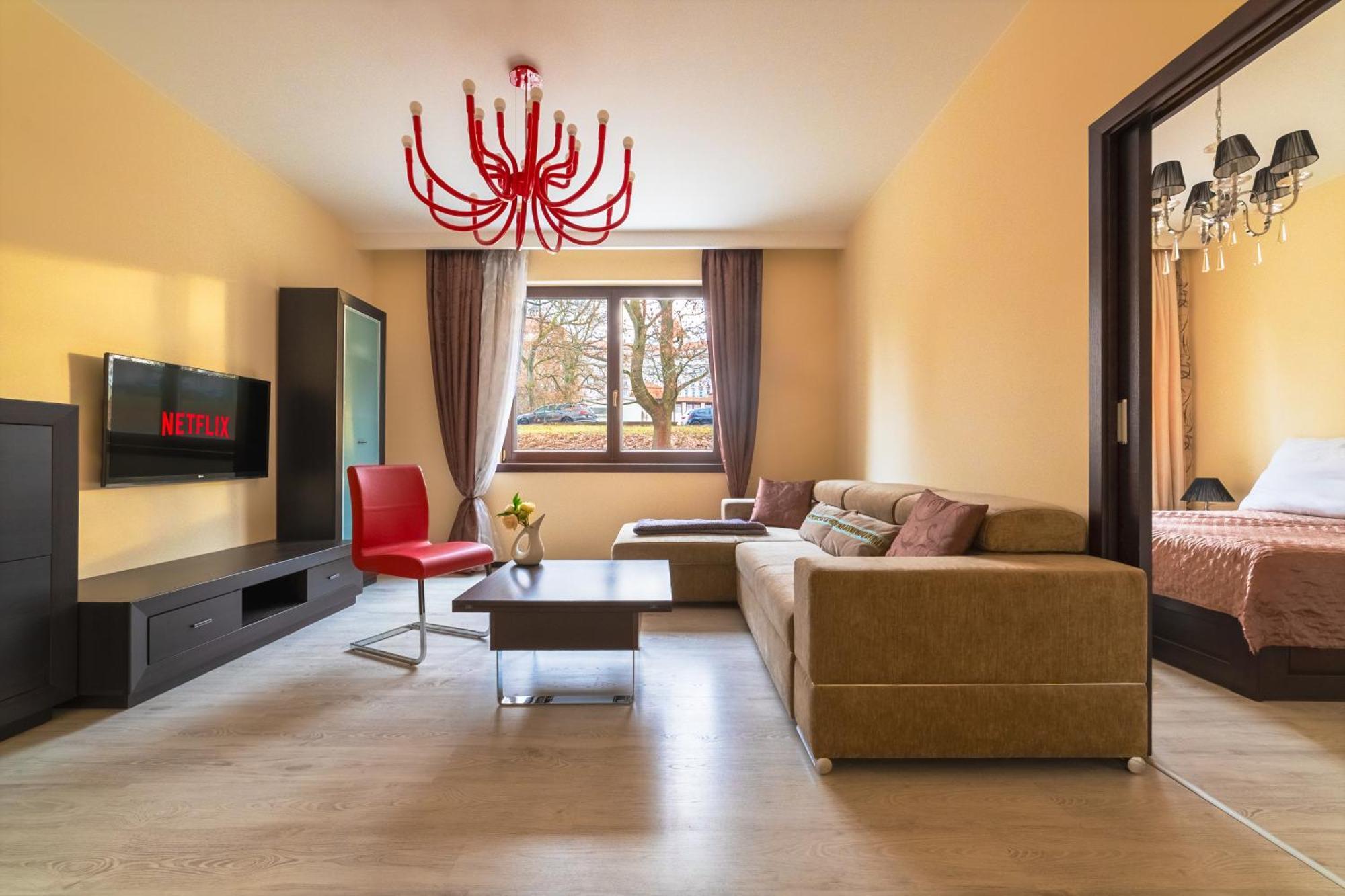 Imperial Apartment In Bohemia Residence By Rentez การ์โลวีวารี ภายนอก รูปภาพ