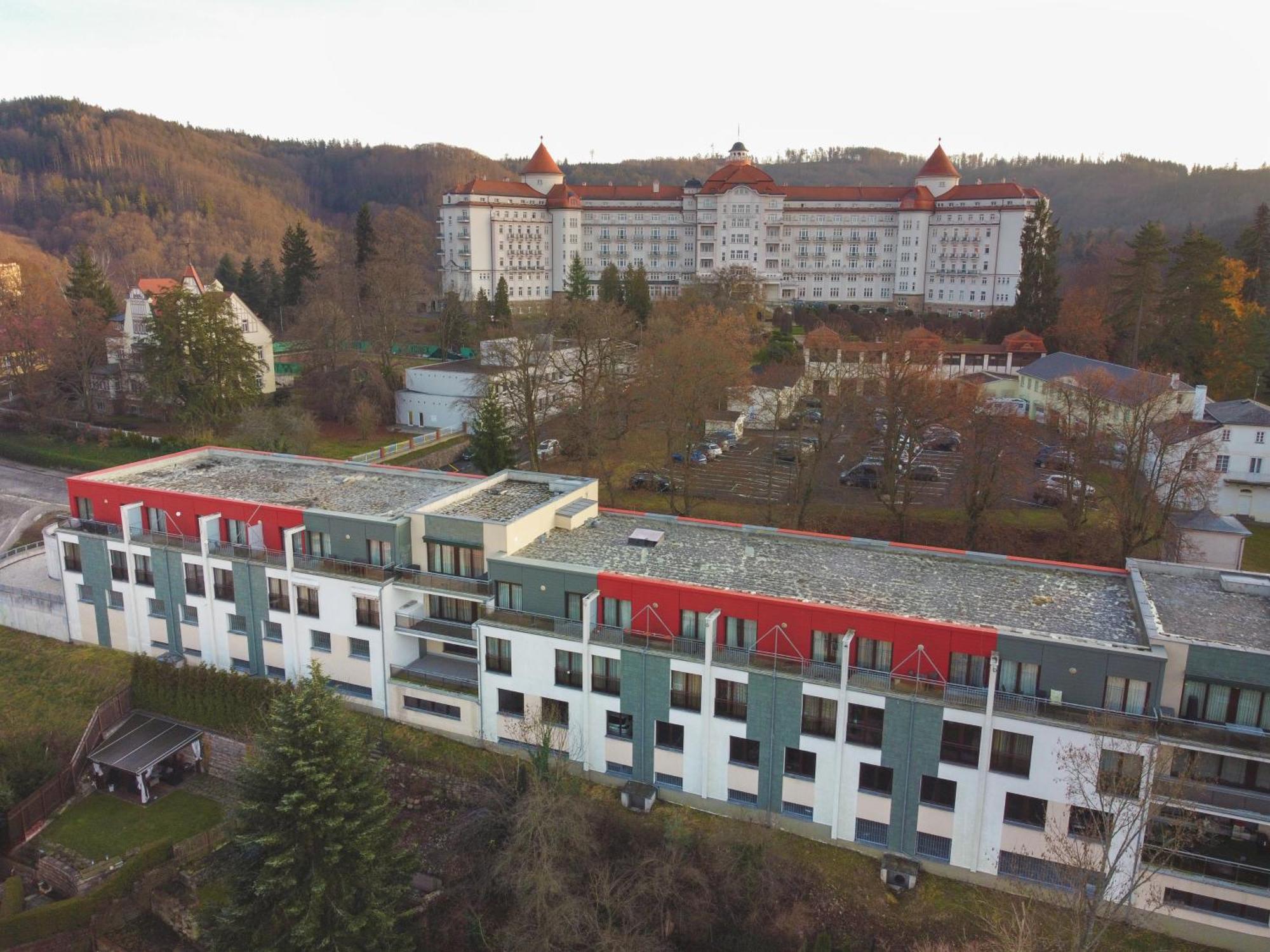 Imperial Apartment In Bohemia Residence By Rentez การ์โลวีวารี ภายนอก รูปภาพ